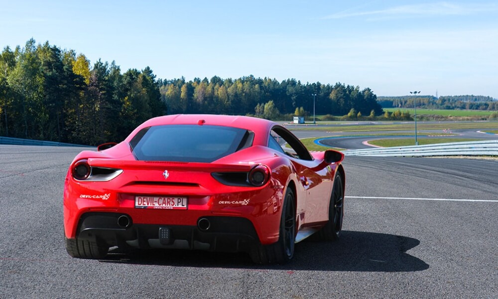 tył ferrari 488 gtb