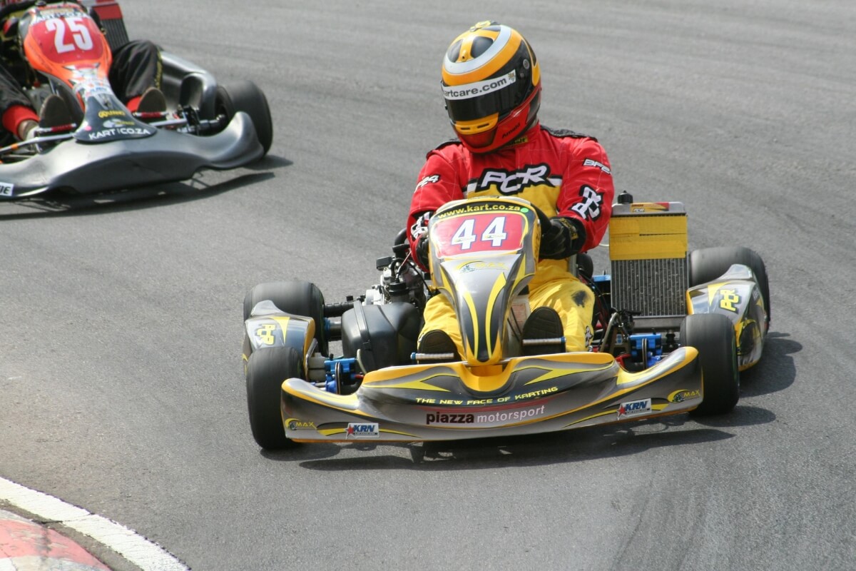profesjonalny gokart wyścigowy