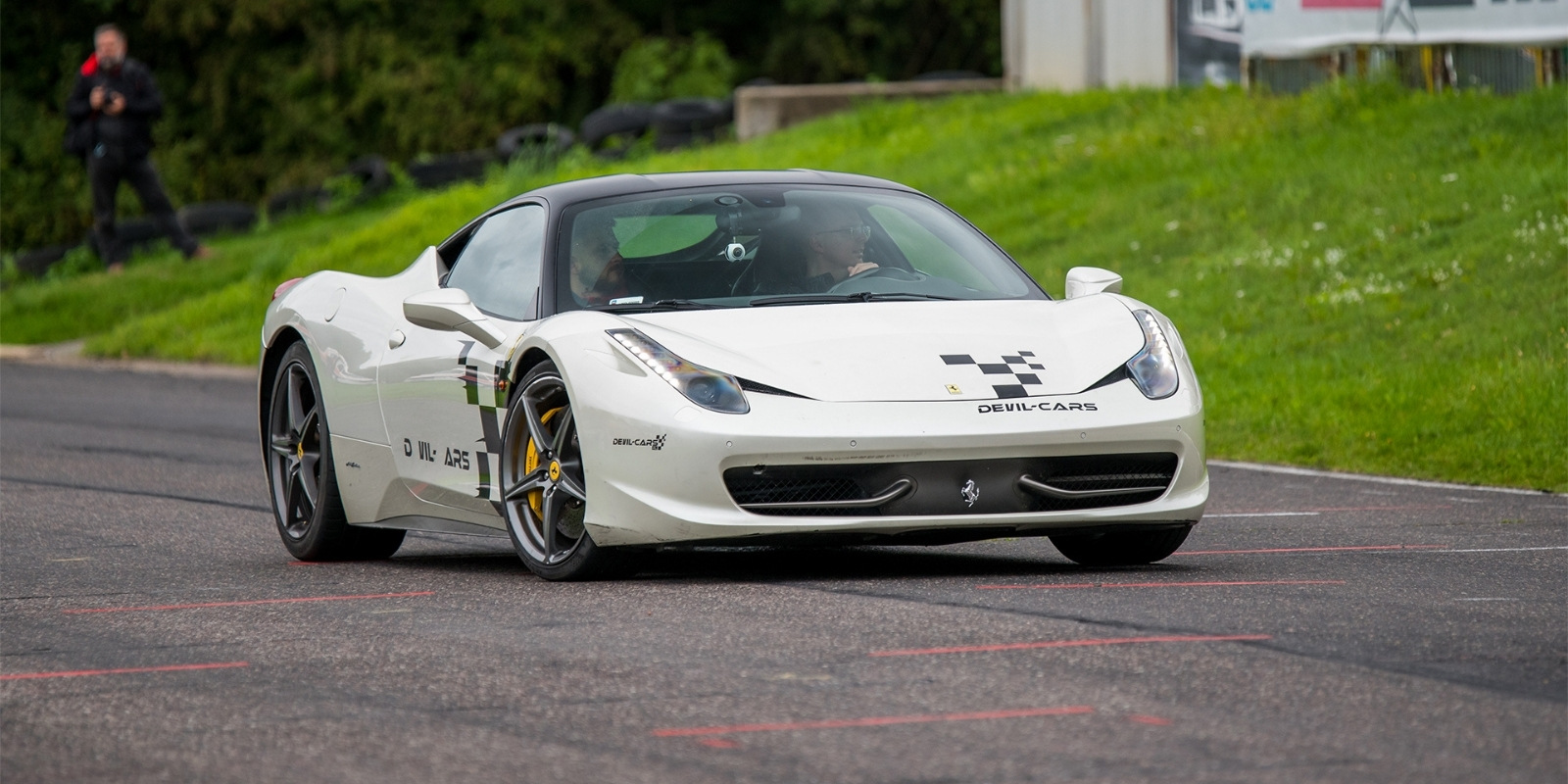 supersamochody ferrari italia 458