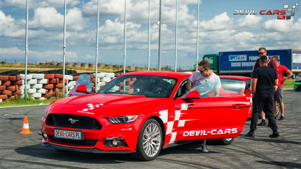 najpopularniejszy samoch&oacute;d sportowy 2020