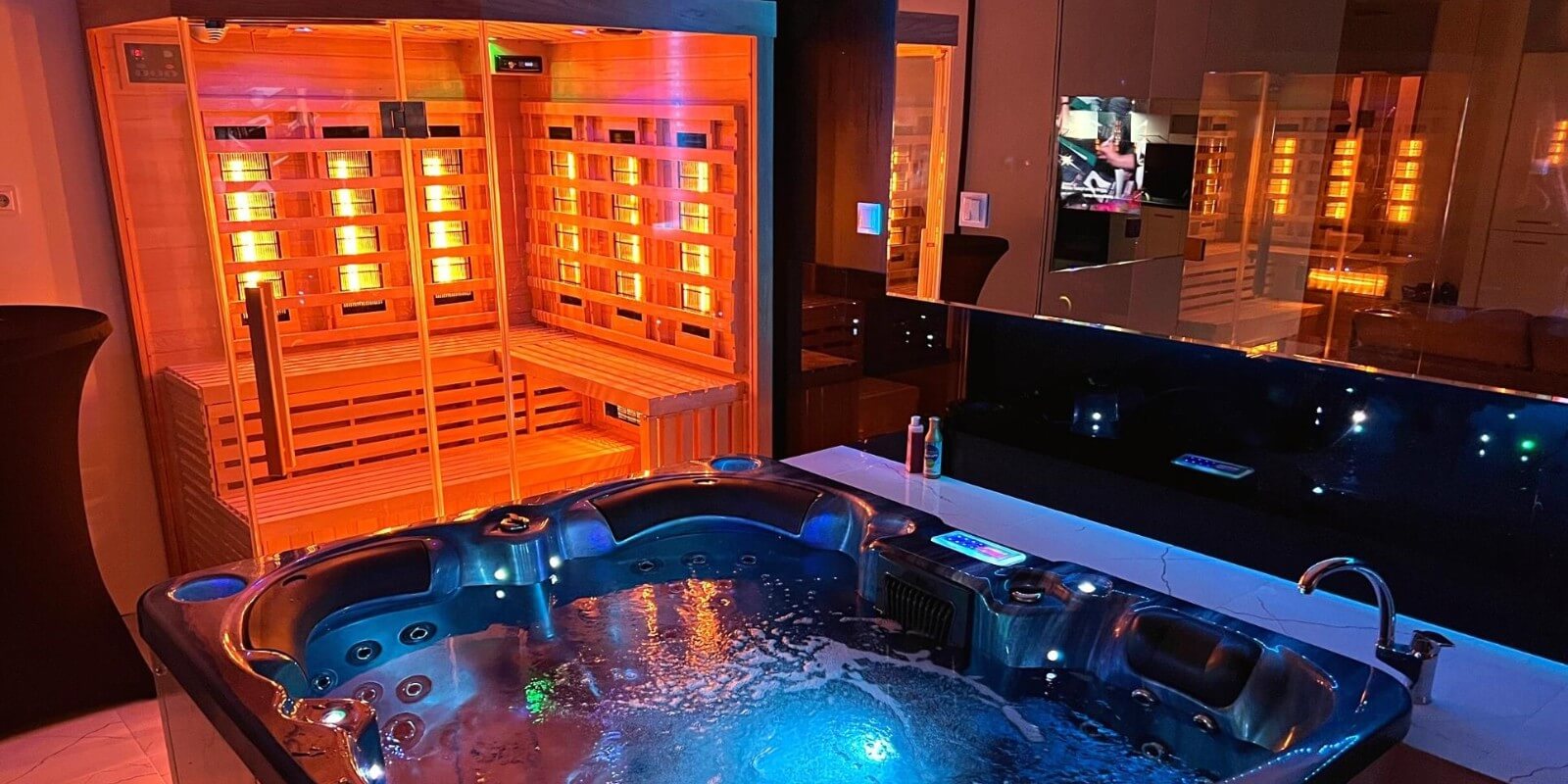 sauna i jacuzzi w apartamencie