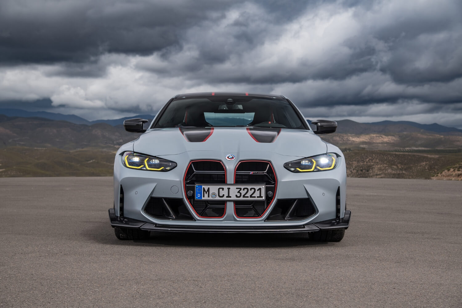 BMW M4 CSL - prz&oacute;d