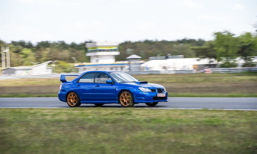 subaru impreza na torze