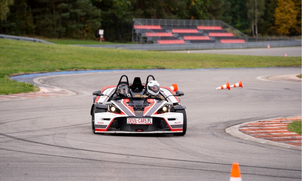 ktm x-bow - lekkie auto na tor