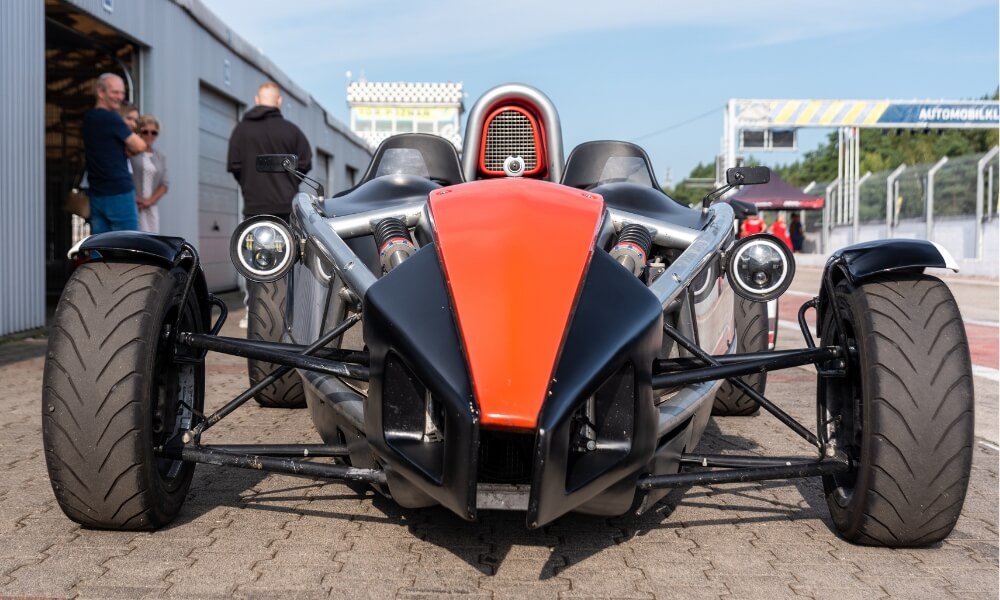 lekka konstrukcja auta