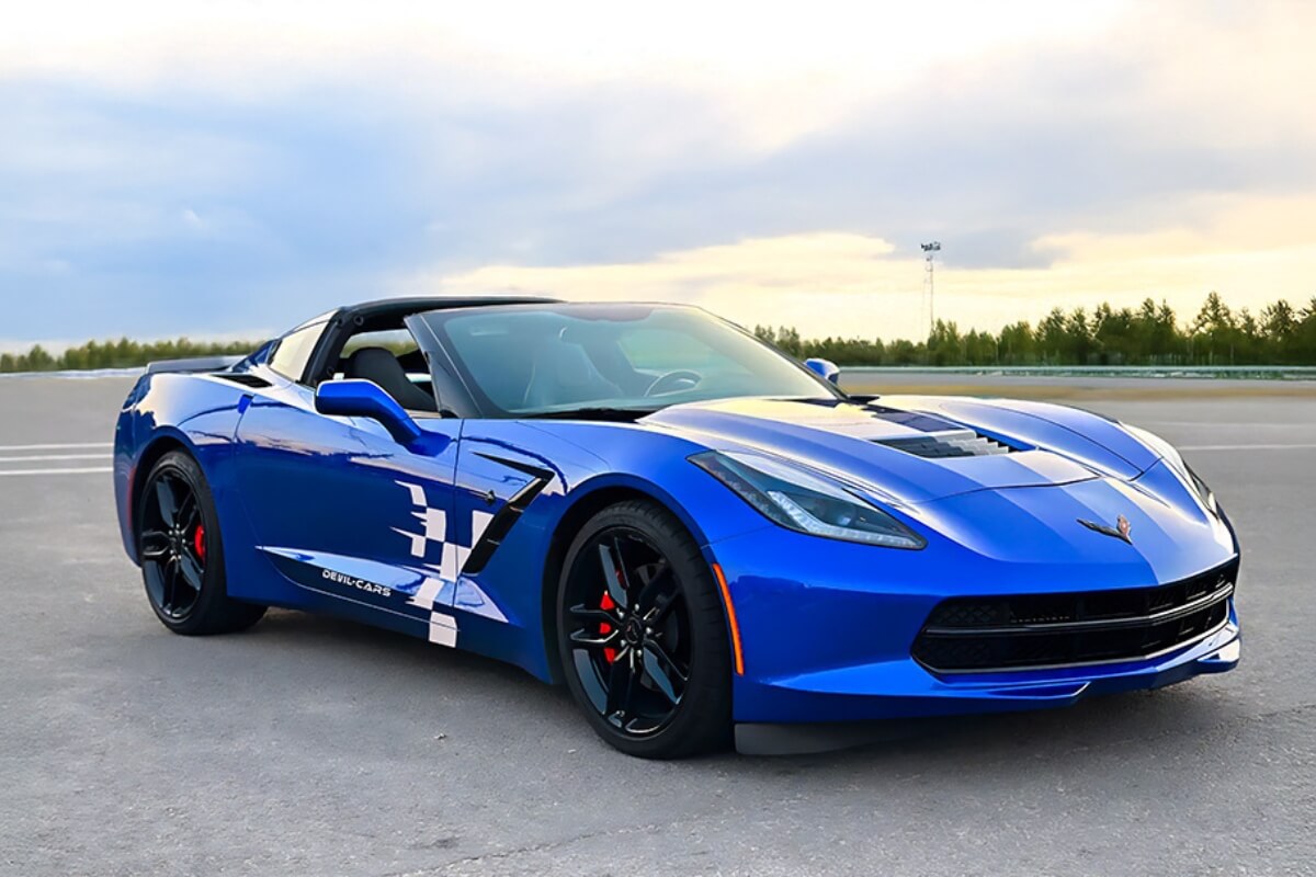 niebieski Chevrolet Corvette 