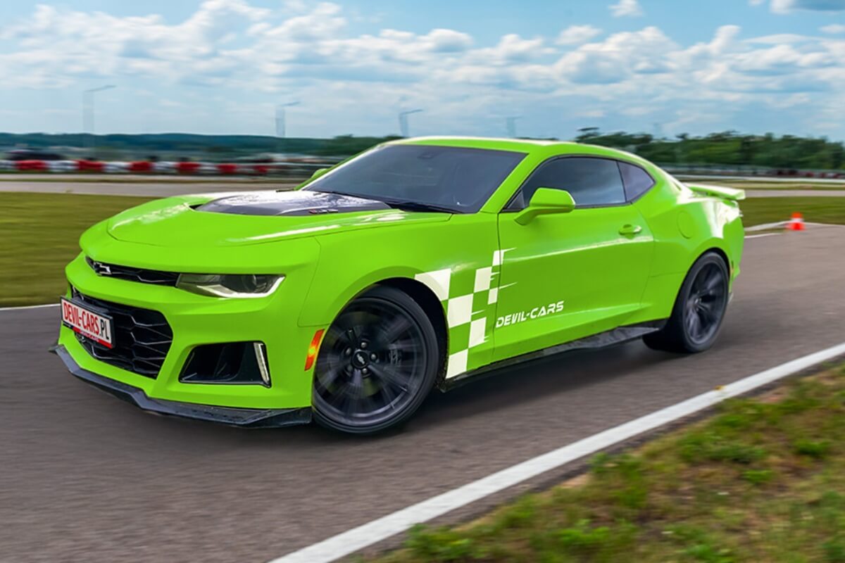 zielony Chevrolet Camaro