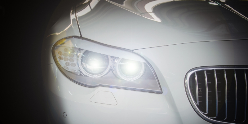 światła samochodu